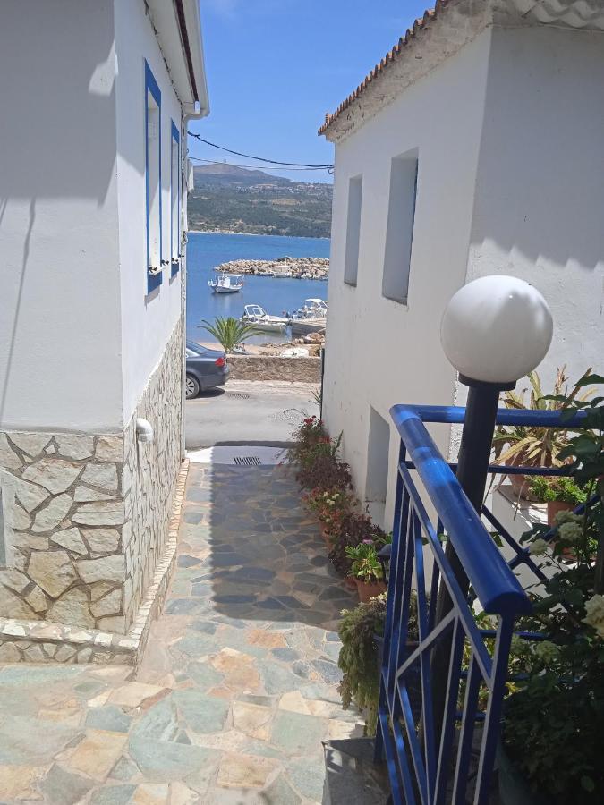To Limanaki Daire Finikounta Dış mekan fotoğraf